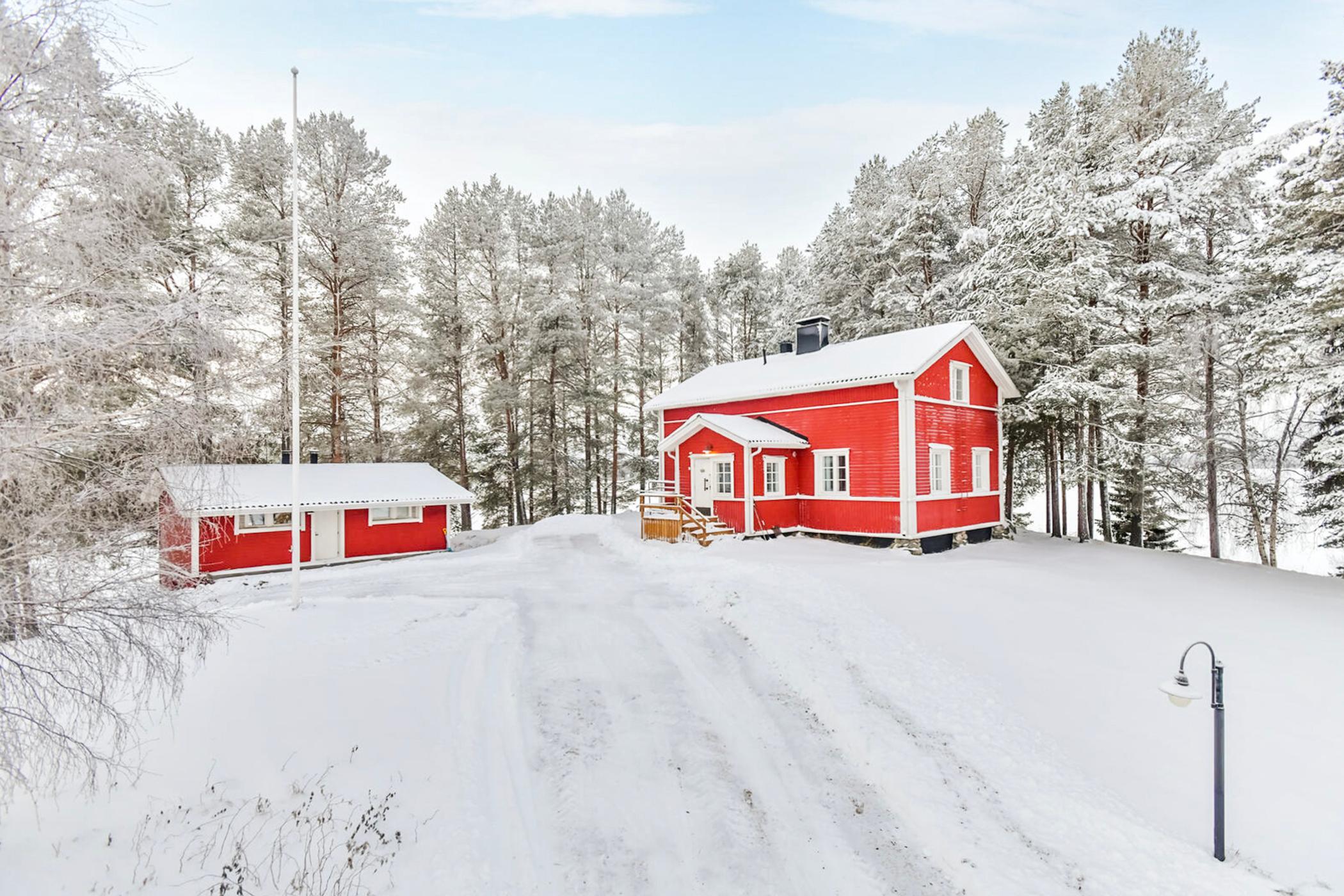 Sauna e area lago della Mökki