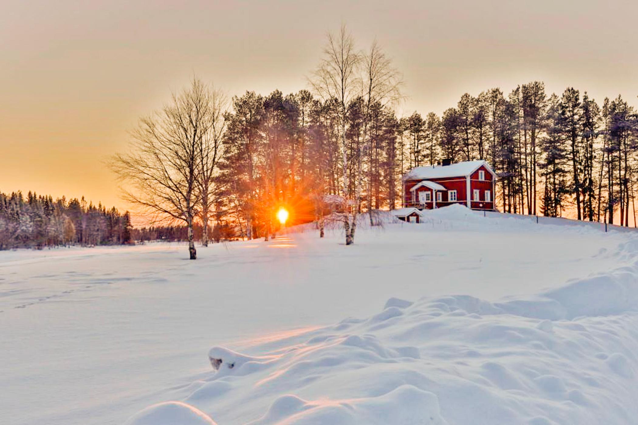 Atmosfera serale attorno alla Mökki