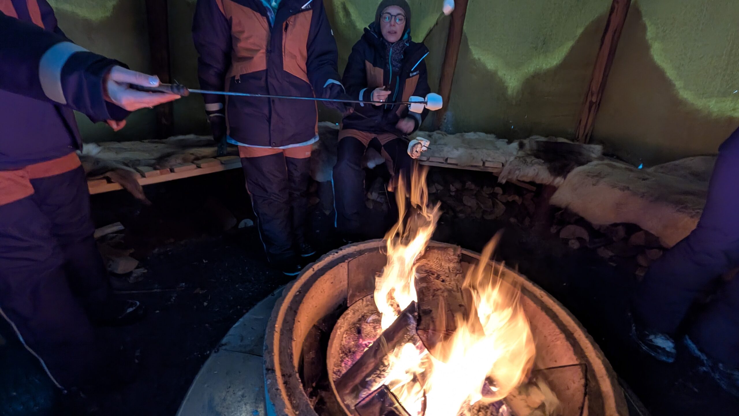 Atmosfera serale attorno alla Mökki